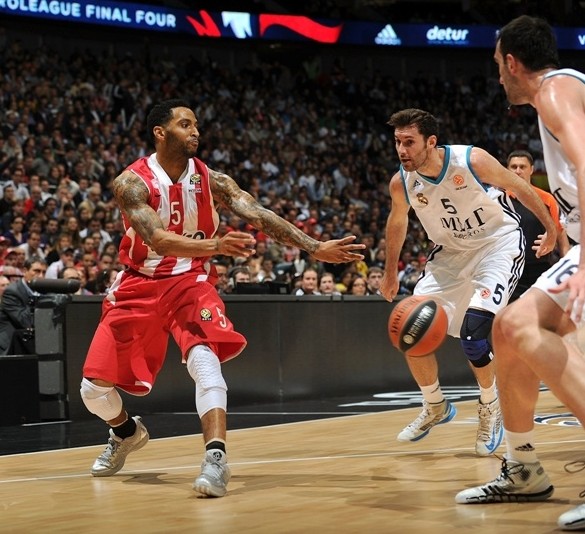 澳超前瞻：麦克阿瑟多线作战出现伤情，珀斯光荣上轮艰难取胜（澳超前瞻：麦克阿瑟多线奔波受伤病困扰，珀斯光荣上轮险胜）