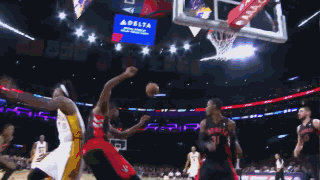 海港亚冠赛前Vlog：吉祥物伊戈已量产；林皇再度作客上海滩（海港亚冠备战Vlog：伊戈吉祥物量产上线，林皇重返上海滩）