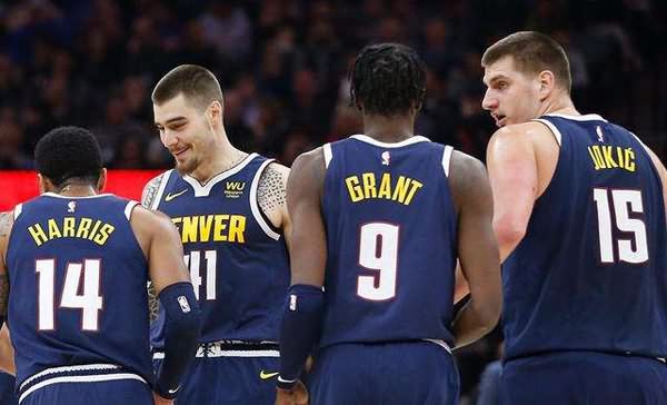 AC米兰在意大利杯1／8决赛中0-1不敌拉齐奥，终结13连胜，遭遇赛季首败。（意大利杯1／8决赛，AC米兰0-1不敌拉齐奥，13连胜止步遭遇赛季首败）