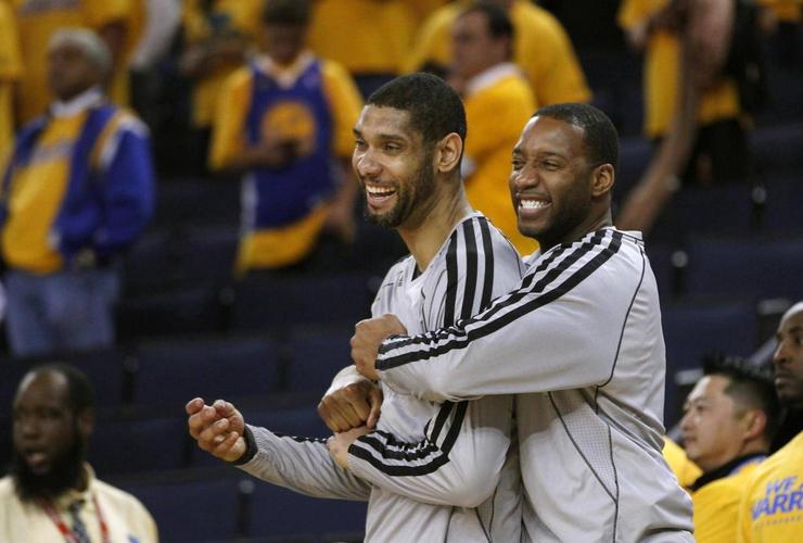 科尔：不清楚巴特勒的具体伤情，训练师告诉我他下半场不会上（科尔：尚不清楚巴特勒伤情细节，队医已告知其缺席下半场）